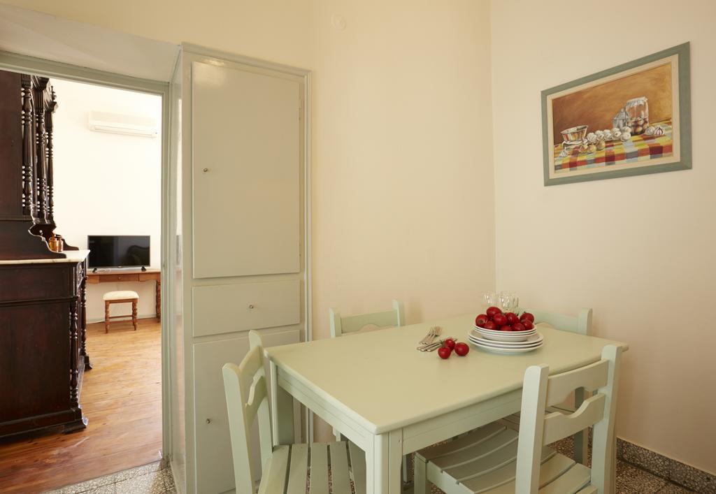Pyrgos Houses By Voreina Exterior photo